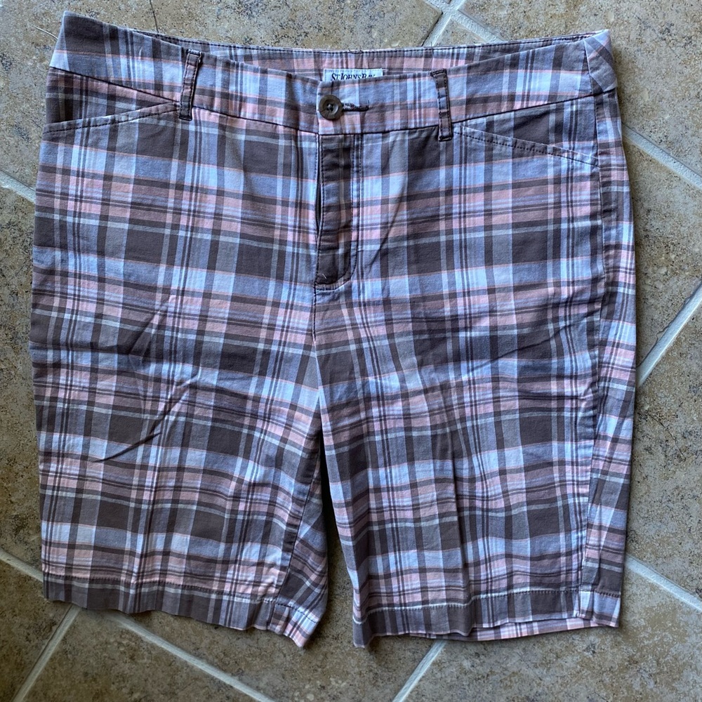 St. John Bay - Woman’s pink/brown/white plaid high rise shorts, Size: 12